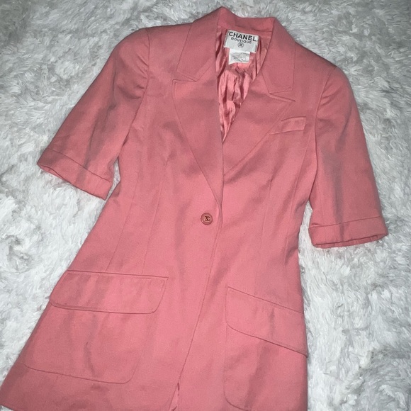 ❌ SOLD ❌ Authentic Vintage Chanel Pink Blazer Size 38 - Picture 6 of 16